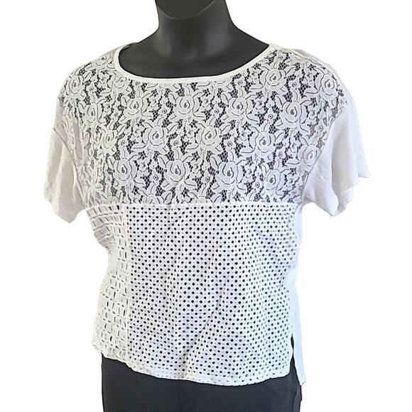 Excellent Red Haute Women’s White Embroidered Short Sleeve Blouse – Size Large - Picture 5 of 8